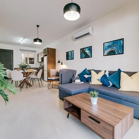 Violeta - Mythical Sands Apartment *